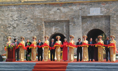 Lễ Khai trương và giới thiệu di tích, di vật Hoàng Thành Thăng Long
“Lịch sử 1000 năm từ lòng đất”.