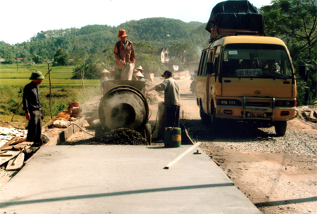 Tiến độ thi công đường Khánh Hoà - Minh Xuân rất chậm.