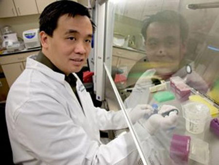 Charles Chiu, thành viên nhóm nghiên cứu loại virus mới.