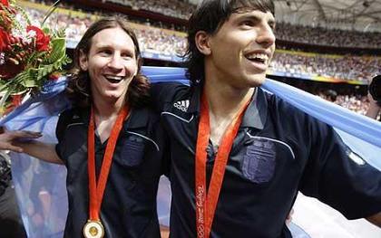 Messi và Aguero giúp tuyển Argentina giành HCV Olympic Bắc Kinh.