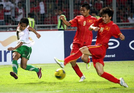 U22 Việt Nam (đỏ) sắp tập trung trở lại để dự BTV Cup 2012 tổ chức tại Bình Dương và mục tiêu xa hơn hướng đến SEA Games 2013.
