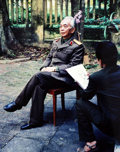 Tướng Giáp là một nhân vật nổi tiếng trong lịch sử Việt Nam, với những đóng góp to lớn cho sự nghiệp cách mạng. Vẽ chân dung Tướng Giáp là một hình thức tôn vinh và ghi nhận lại những công lao và chiến tích của ông trong quá trình giúp đỡ đất nước. Hãy đến với Toplist.vn để tìm hiểu thêm về nghệ thuật này.