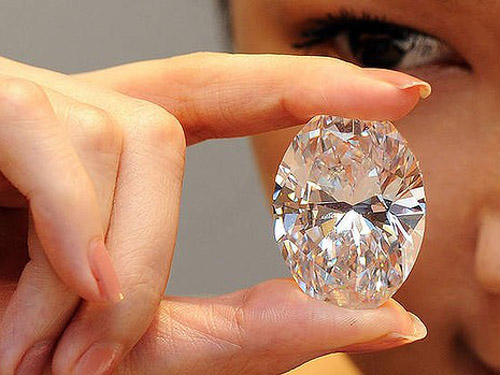 Viên kim cương trắng tuyệt đẹp nặng 118,28 carat