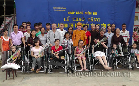 Nhà cứu trợ trẻ em tàn tật Hương Giang thường xuyên vận động từ thiện nhân đạo giúp trẻ em có hoàn cảnh khó khăn.