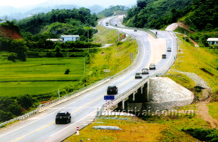 Đường cao tốc Nội Bài - Lào Cai đoạn qua địa phận tỉnh Yên Bái.
