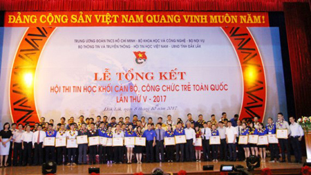 Trao giải Hội thi tin học trẻ toàn quốc lần thứ 5 năm 2017.