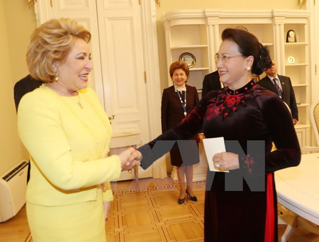 Chủ tịch Quốc hội Nguyễn Thị Kim Ngân hội kiến Chủ tịch Hội đồng Liên bang Nga Valentina Ivanovna Matvienko.