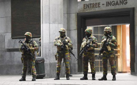 Các nhân viên an ninh Bỉ được triển khai sau vụ đánh bom tại Brussels.