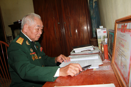 Dù tuổi cao song ông Nguyễn Đình Vỹ vẫn là nguồn động viên cho hội viên nỗ lực phấn đấu.