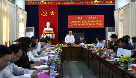 Đồng chí Hoàng Xuân Nguyên - Ủy viên Ban Thường vụ, Trưởng Ban Dân vận Tỉnh ủy phát biểu kết luận Hội thảo.