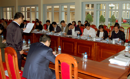Ban Kinh tế - Ngân sách của HĐND tỉnh thẩm tra tờ trình và dự thảo nghị quyết trình Kỳ họp thứ 5, HĐND tỉnh khóa XVIII.
