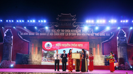 Lễ hội chùa Keo đón nhận Di sản văn hóa phi vật thể Quốc gia.