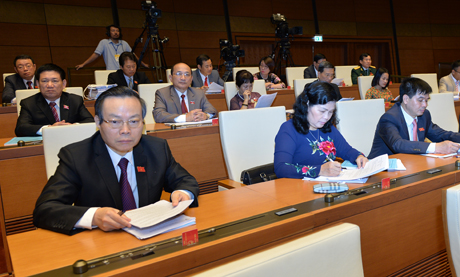 Phó Chủ tịch Quốc hội khóa XIV Phùng Quốc Hiển - Đoàn đại biểu Quốc hội tỉnh Yên Bái tại phiên khai mạc.