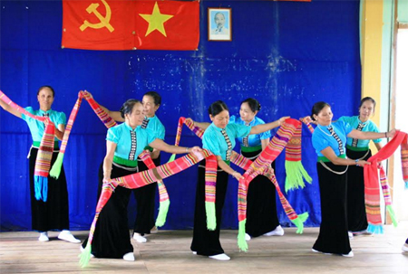Người cao tuổi xã Thanh Lương, huyện Văn Chấn đẩy mạnh phong trào văn hóa, văn nghệ nâng cao đời sống tinh thần.