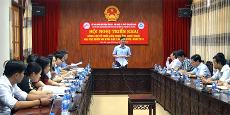 Đồng chí Dương Văn Tiến – Phó Chủ tịch UBND tỉnh chủ trì Hội nghị.