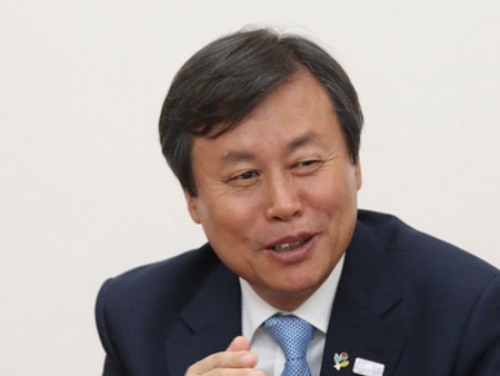 Bộ trưởng Văn Hóa Thể Thao và Du lịch Hàn Quốc Do Jong-whan.