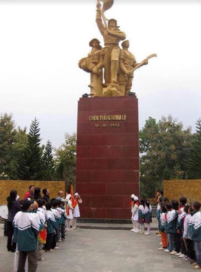 Tượng đài chiến thắng Nghĩa Lộ là nơi giáo dục lịch sử và truyền thống yêu nước cho thế hệ trẻ.