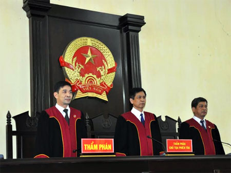 Tòa án nhân dân tỉnh Yên Bái Công bố mô hình phòng xử án và trang phục xét  xử mới