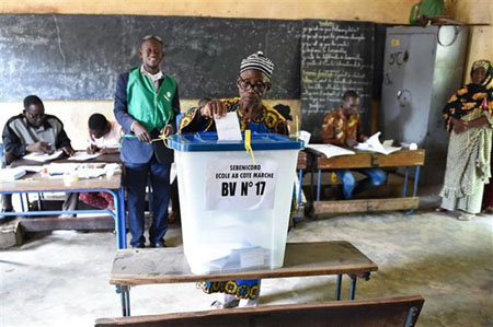 Cử tri Mali bỏ phiếu bầu Tổng thống tại Bamako ngày 29/7 vừa qua.