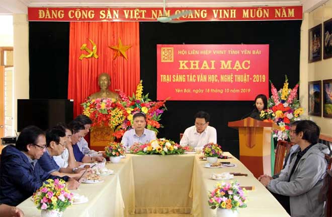 Quang cảnh Lễ khai mạc Trại sáng tác văn học nghệ thuật tỉnh Yên Bái năm 2019