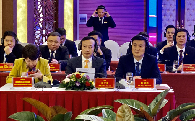 Phó Chủ tịch UBND tỉnh Nguyễn Chiến Thắng (bên phải, hàng trước) tại Hội nghị diễn ra ngày 25/10.