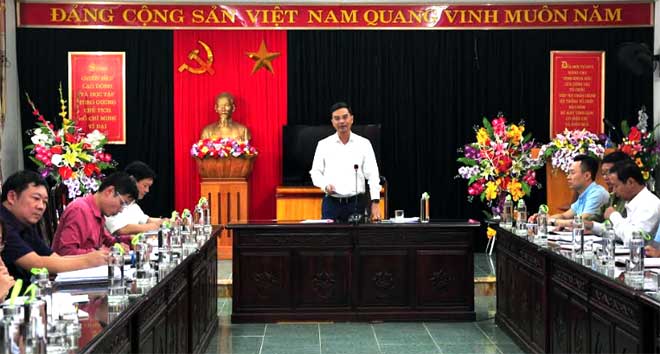 Đồng chí Dương Văn Tiến, Phó Chủ tịch UBND tỉnh phát biểu kết luận Hội nghị