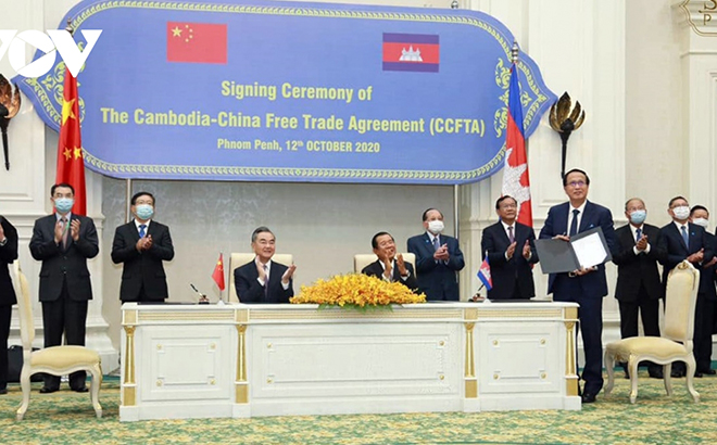 Campuchia chính thức ký Hiệp định Thương mại tự do với Trung Quốc.