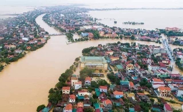 Nhiều địa phương tại miền Trung vẫn đang bị ngập lụt nghiêm trọng.