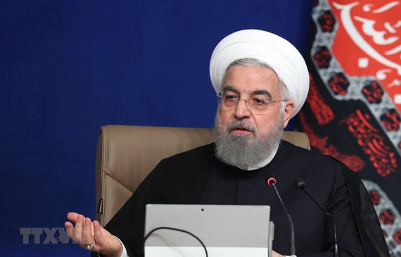 Tổng thống Iran Hassan Rouhani phát biểu tại cuộc họp nội các ở Tehran.