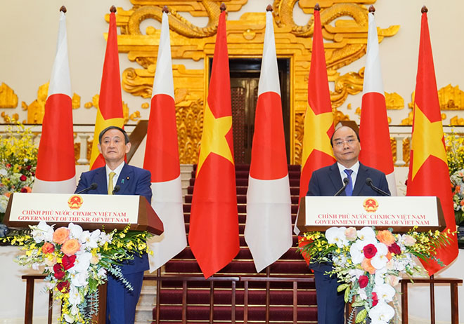 Thủ tướng Nguyễn Xuân Phúc và Thủ tướng Nhật Bản Suga Yoshihide gặp gỡ báo chí