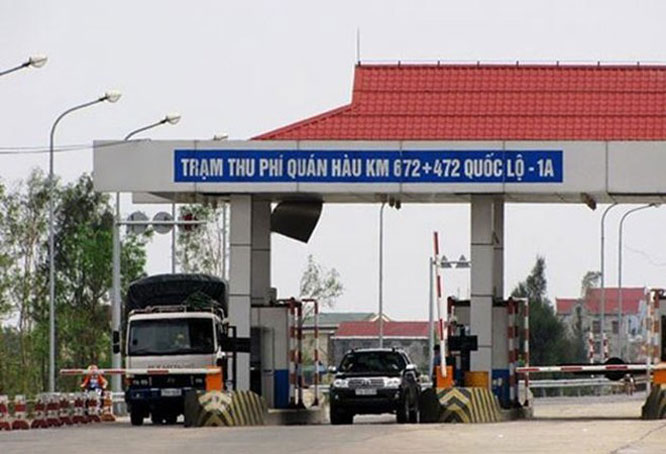 Tổng cục Đường bộ Việt Nam đề nghị các trạm thu phí miễn phí sử dụng dịch vụ đường bộ cho xe vận chuyển hàng cứu trợ miền Trung.