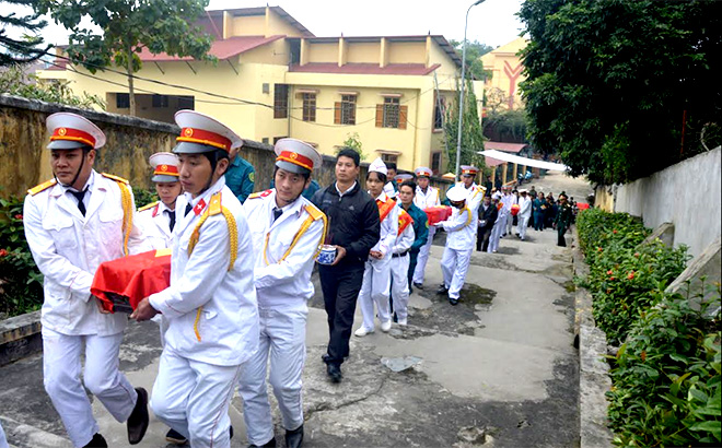 Huyện Văn Yên tổ chức quy tập, an táng hài cốt liệt sĩ tại Nghĩa trang Liệt sĩ huyện.