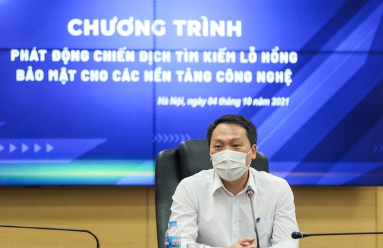 Thứ trưởng Bộ TT-TT Nguyễn Huy Dũng chủ trì chương trình phát động.