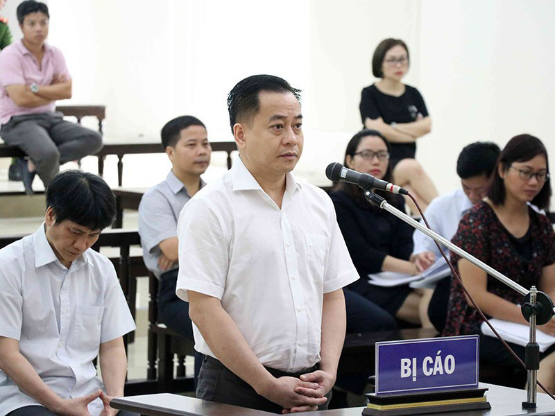 Phan Văn Anh Vũ bị truy tố về nhiều tội danh, trong đó có tội đưa hối lộ theo khoản 4 điều 364 BLHS, có khung hình phạt đến 20 năm tù.