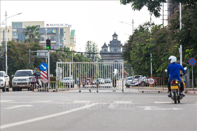 Một tuyến phố bị phong tỏa để phòng dịch COVID-19 tại Viêng Chăn, Lào, ngày 20/9/2021.