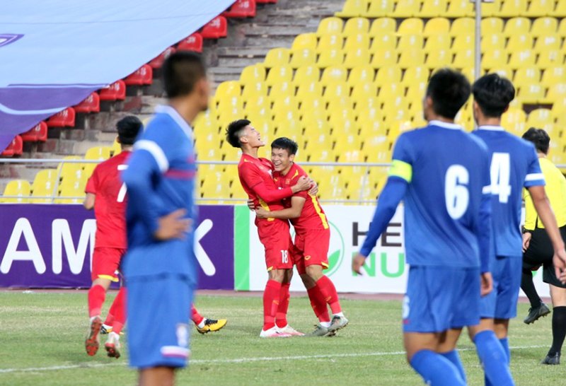 U23 Việt Nam nhận thưởng nóng 300 triệu đồng sau trận đầu ra quân.