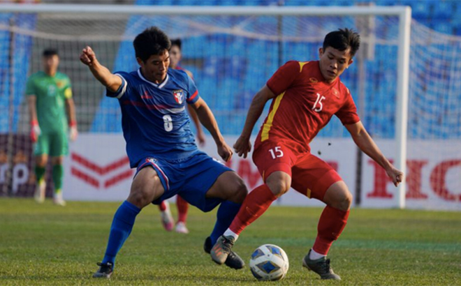 Lê Văn Xuân là người ghi bàn cho U23 Việt Nam, sau đường chuyền của Hai Long.