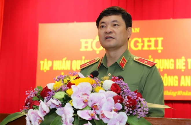 Thiếu tướng Vũ Hữu Tài - Phó Chánh văn phòng, Bộ Công an phát biểu tại
lớp tập huấn