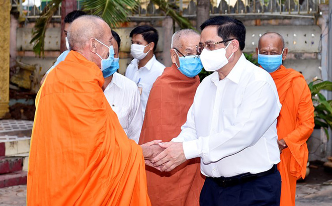 Thủ tướng Phạm Minh Chính đến thăm chúc mừng Đại lễ Phật đản Ban trị sự Giáo hội phật giáo Việt Nam TP. Cần Thơ, ngày 22/5/2021.