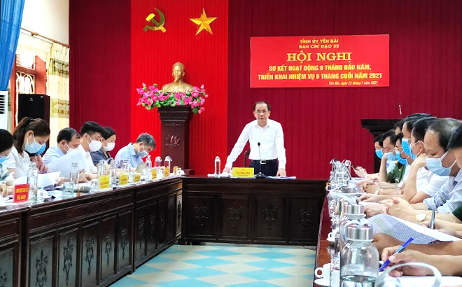 Đồng chí tạ Văn Long – Phó bí thư Thường trực Tỉnh ủy, phát biểu chỉ đạo
tại Hội nghi triển khai công tác của Ban chỉ đạo 35 tỉnh Yên Bái.