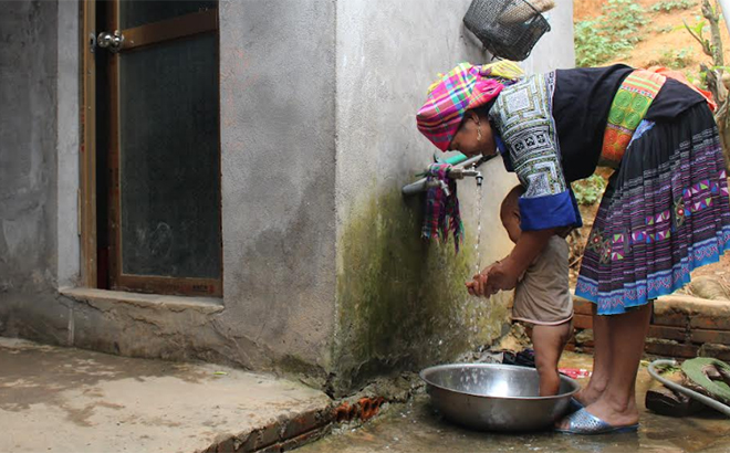 H’mong ethnic minority people in Mu Cang Chai District have access to clean water.