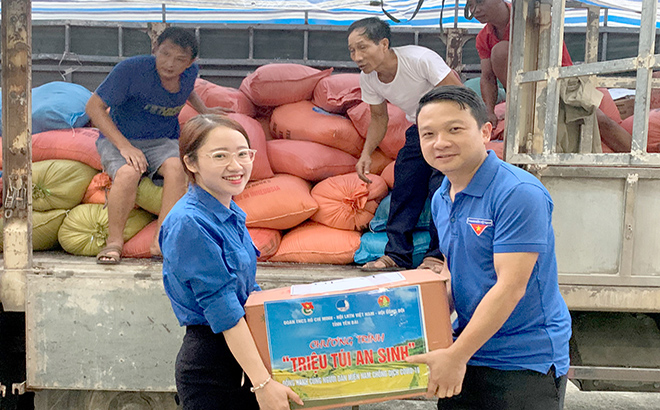 11 tonnes of goods will be transported to people in Ho Chi Minh City. 
