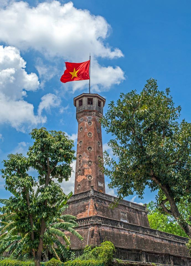Lịch sử của Cột cờ Hà Nội, nhân chứng của Thủ đô
Cột cờ Hà Nội là biểu tượng lịch sử của Thủ đô Hà Nội. Với những hình ảnh đầy cảm hứng và kịch tính, bạn sẽ có cơ hội khám phá và tìm hiểu về cuộc đời và công cuộc của những nhân chứng lịch sử tuyệt vời. Đặt chân đến đây, bạn sẽ cảm nhận được sự tuyệt vời của Việt Nam, đất nước với nền văn hóa đa dạng và phong phú.