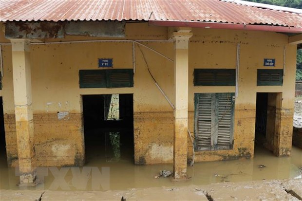 Một dãy phòng chức năng tại Trường trung học cơ sở Tạ Khoa, Sơn La ngập trong bùn và nước do cơn lũ diễn ra hồi đầu tháng Chín.