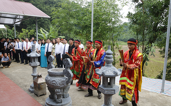 Lễ dâng hương tại Đình Tháp Cái là 1 trong 5 hoạt động chính tại Lễ hội Quế huyện Văn Yên lần thứ IV-2022