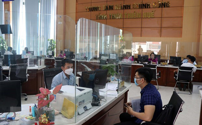 Giải quyết thủ tục hành chính tại Trung tâm Hành chính công tỉnh Thừa Thiên-Huế.