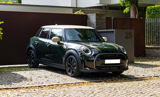 MINI Cooper S 5-Cửa Resolute Edition giá 2,3 tỷ đồng.