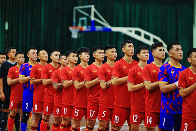 Tuyển futsal Việt Nam lên đường dự giải futsal châu Á với 15 thành viên.