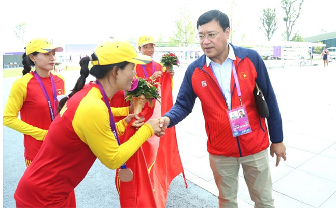 Ông Đặng Hà Việt - trưởng đoàn thể thao Việt Nam tại Asiad 19 - gửi lời xin lỗi người hâm mộ vì thành tích của đoàn chưa được như kỳ vọng
