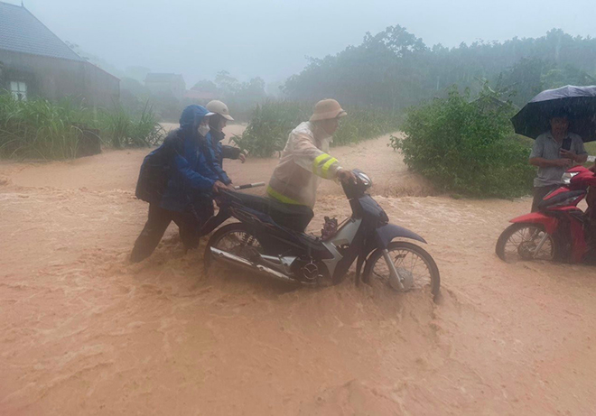 Mưa lớn từ miền Trung, bắt đầu mở rộng ra miền Bắc. Ảnh minh họa